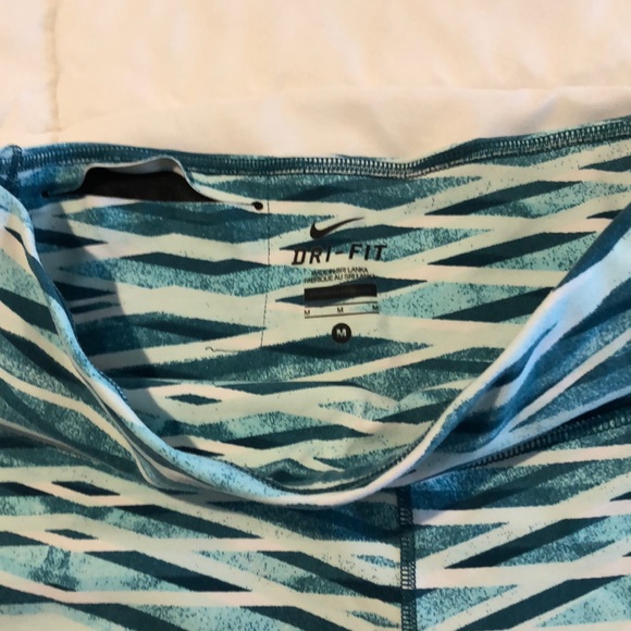 Multi-colored Nike dri-fit workout capris - Picture 4 of 4